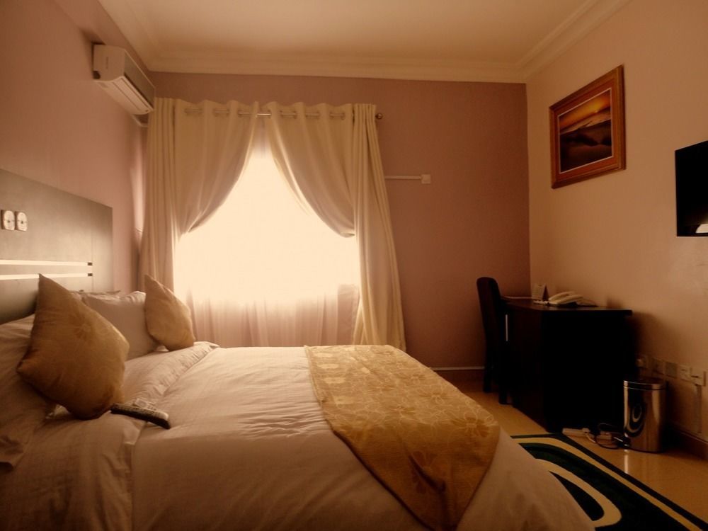 Jades Hotel Wupa Екстер'єр фото