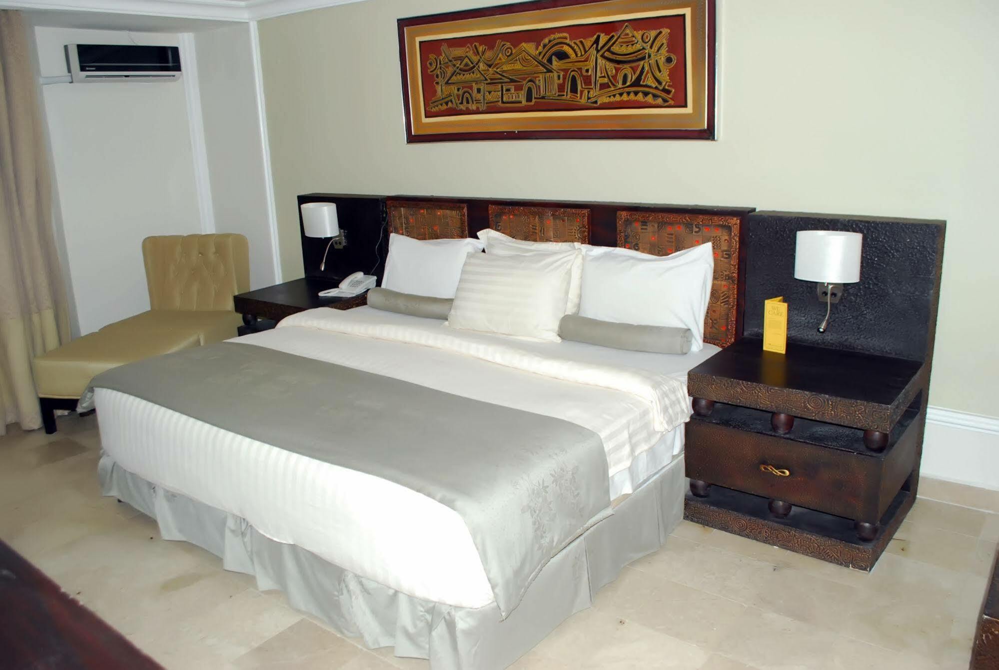Jades Hotel Wupa Екстер'єр фото