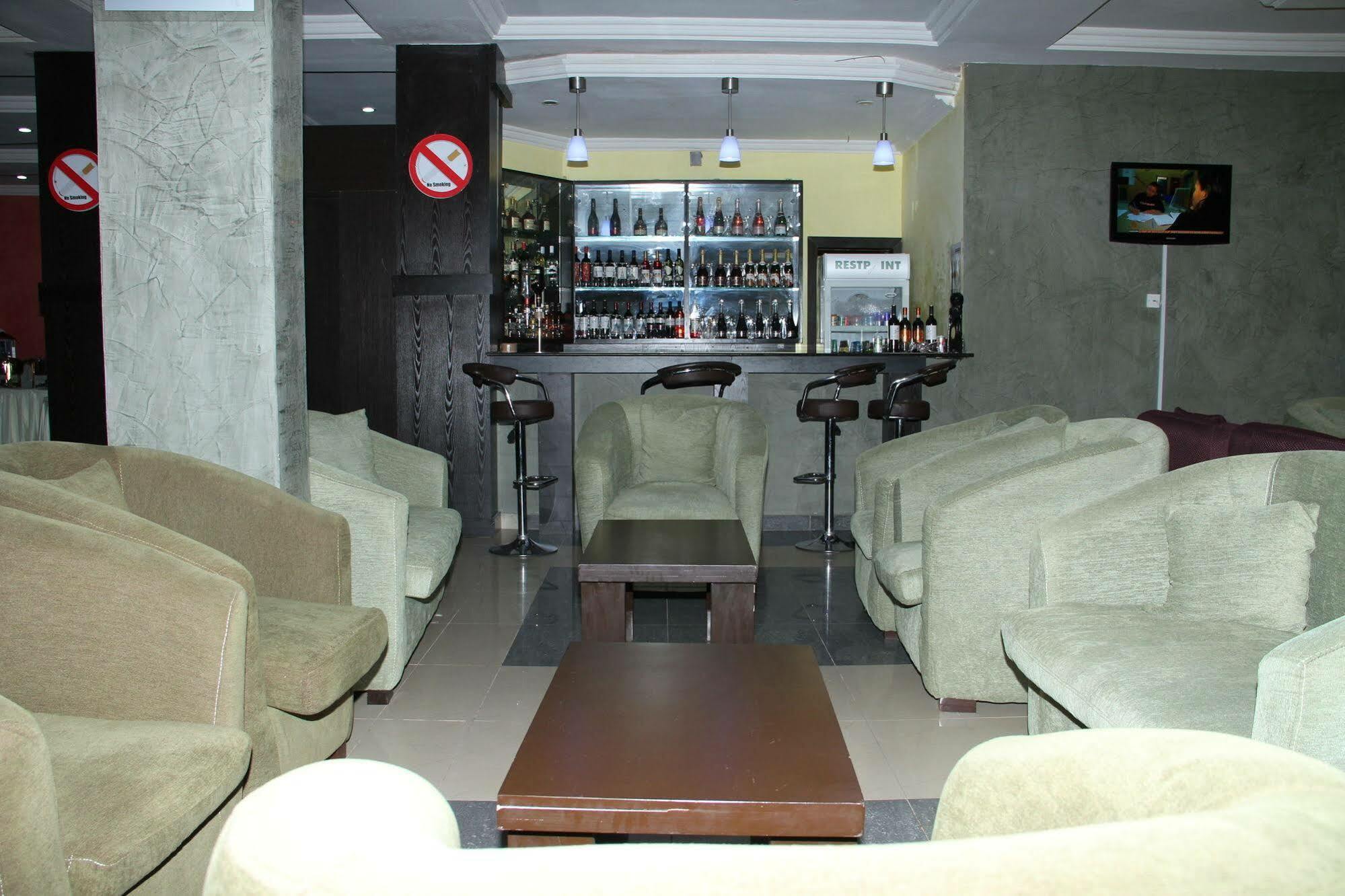 Jades Hotel Wupa Екстер'єр фото